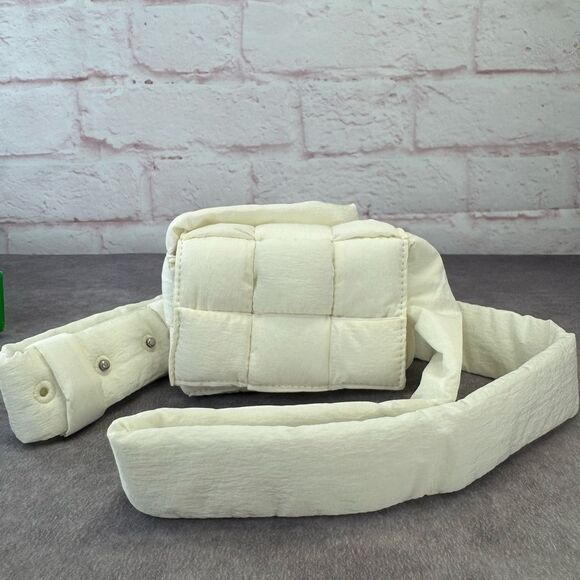 Authentic Bottega Veneta Tech Mini Small Padded Tech Cassette Shoulder Bag White - Picture 2 of 13